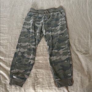 Old Navy Green and Gray Camouflage Joggers